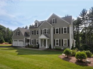 5 Willow Ln, Bedford, MA 01730