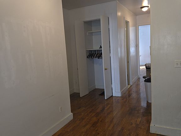 5th image of 291 Jefferson Ave #3L