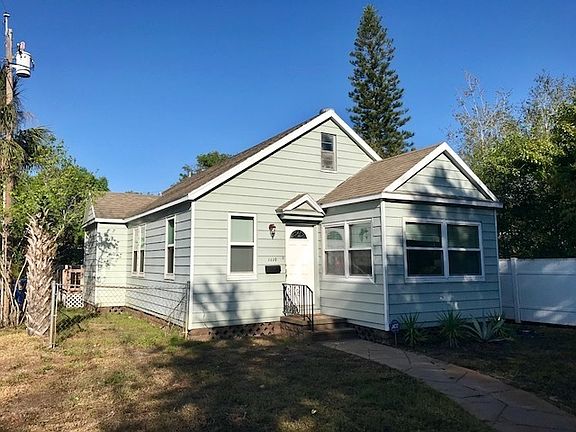 3rd image of 1110 Crescent Lake Dr N