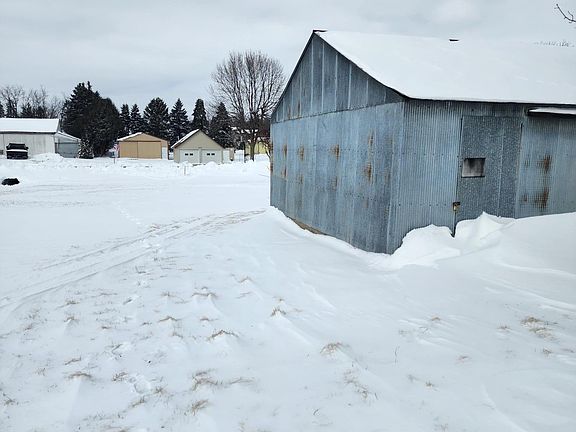 4th image of 209 E Main St