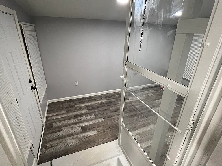 48 E Tolna Rd — Photo 7