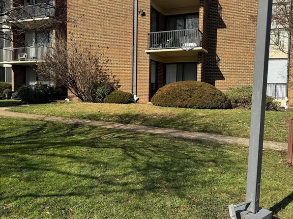 2101 Walsh View Ter Unit 17-203, Silver Spring, MD 20902