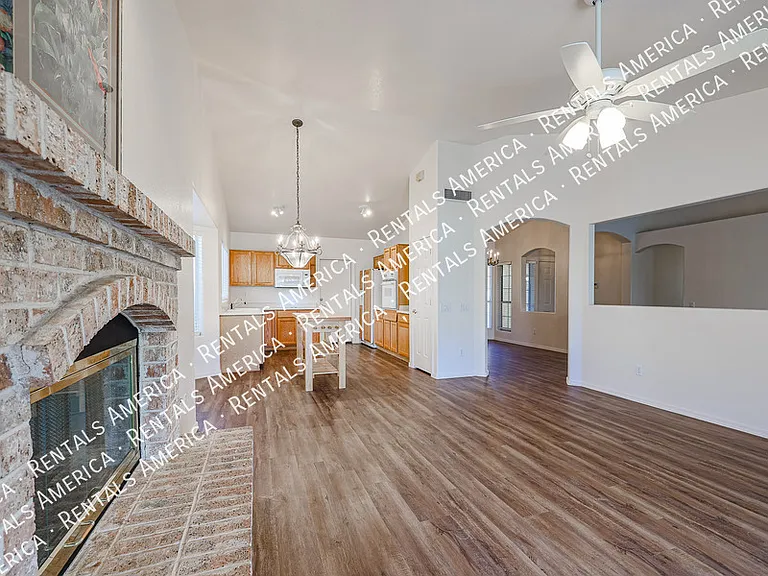 5351 W Saragosa St — Photo 8