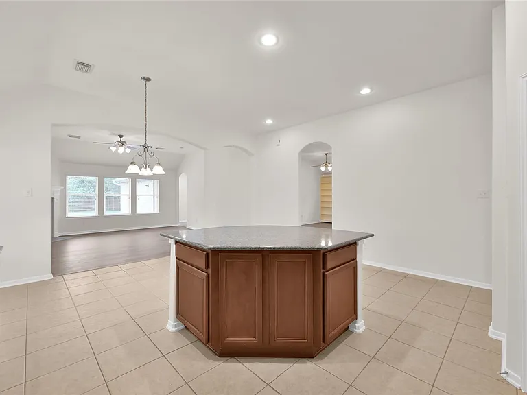 10 Barker Ridge Ct — Photo 8