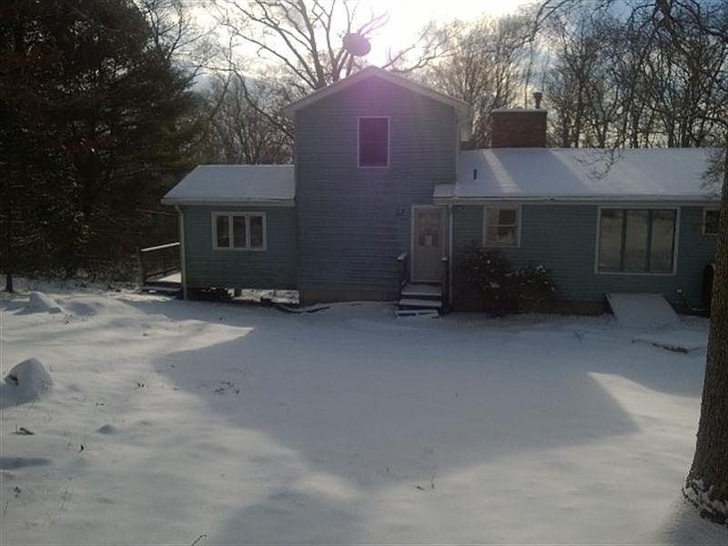2nd image of 23 Main St