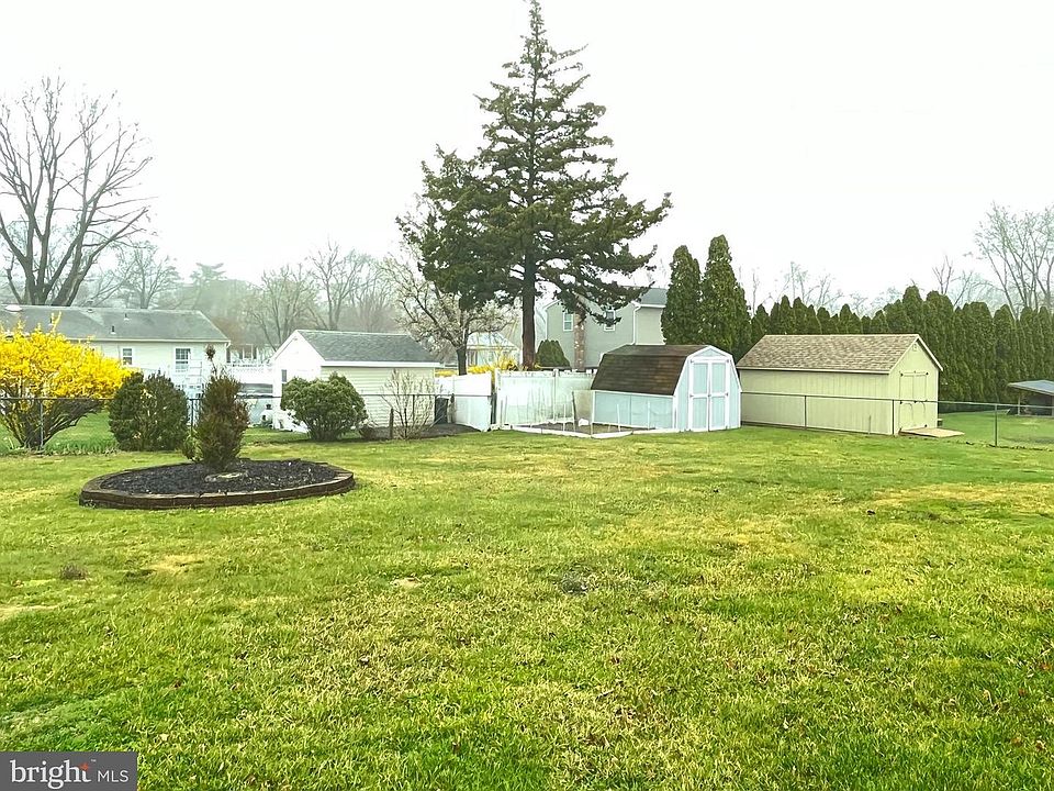 2nd image of 2317 Murray Hill Dr