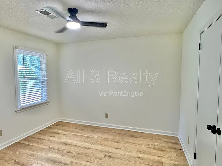713 Dubuque Dr — Photo 24