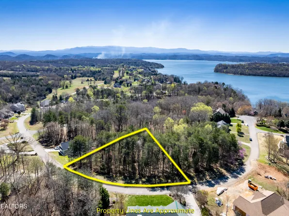 112 Indian Shadows Dr, Maryville, TN 37801