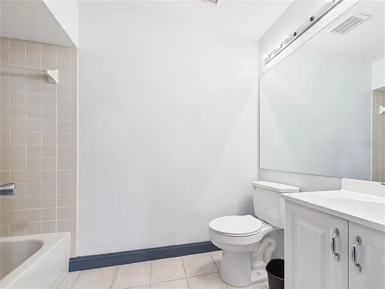 11239 Cedar Hollow Ln — Photo 38
