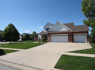 3111 Carrington Ln, Bloomington, IL 61705