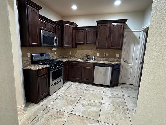 4th image of 12872 Hueco Mine Dr