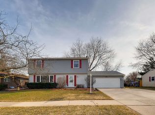 69 Lockman Cir, Elgin, IL 60123