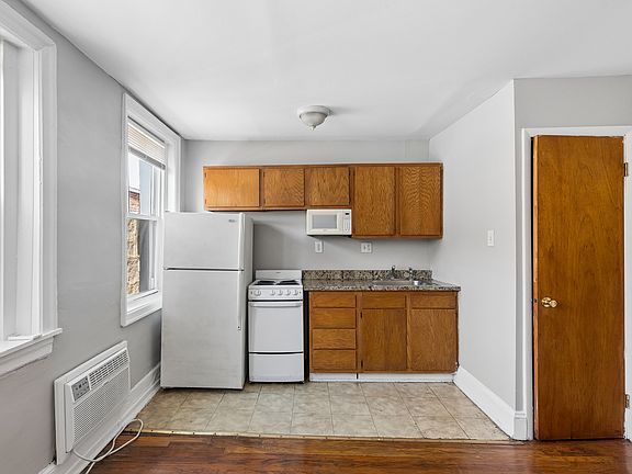 2nd image of 3416 Spring Garden St #C32