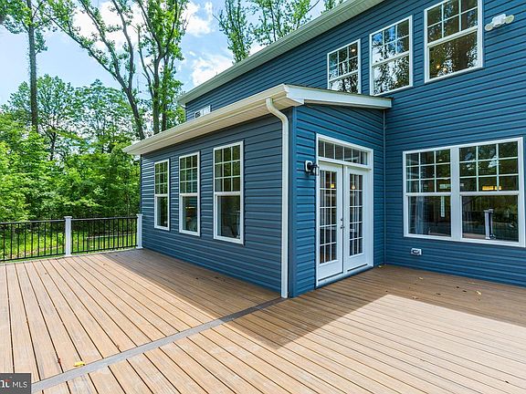 5th image of 7328 Wisteria Point Dr