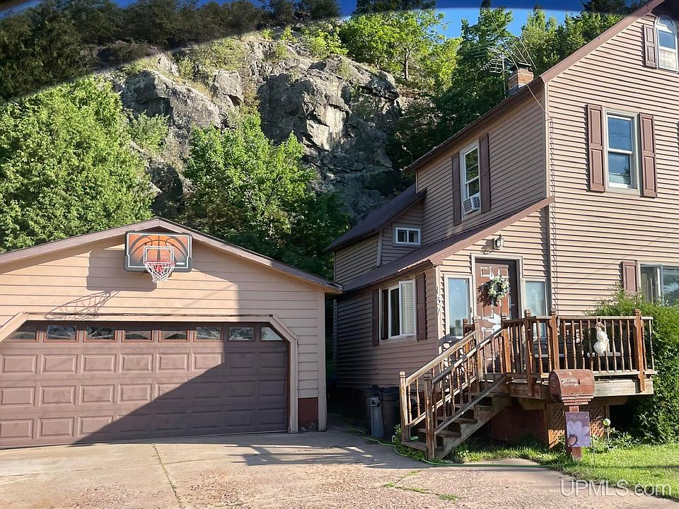 2nd image of 137 Cliff St