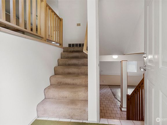 3rd image of 11207 193rd Avenue E