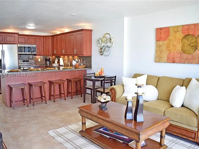 401 Ocean Dr #924 — Photo 2