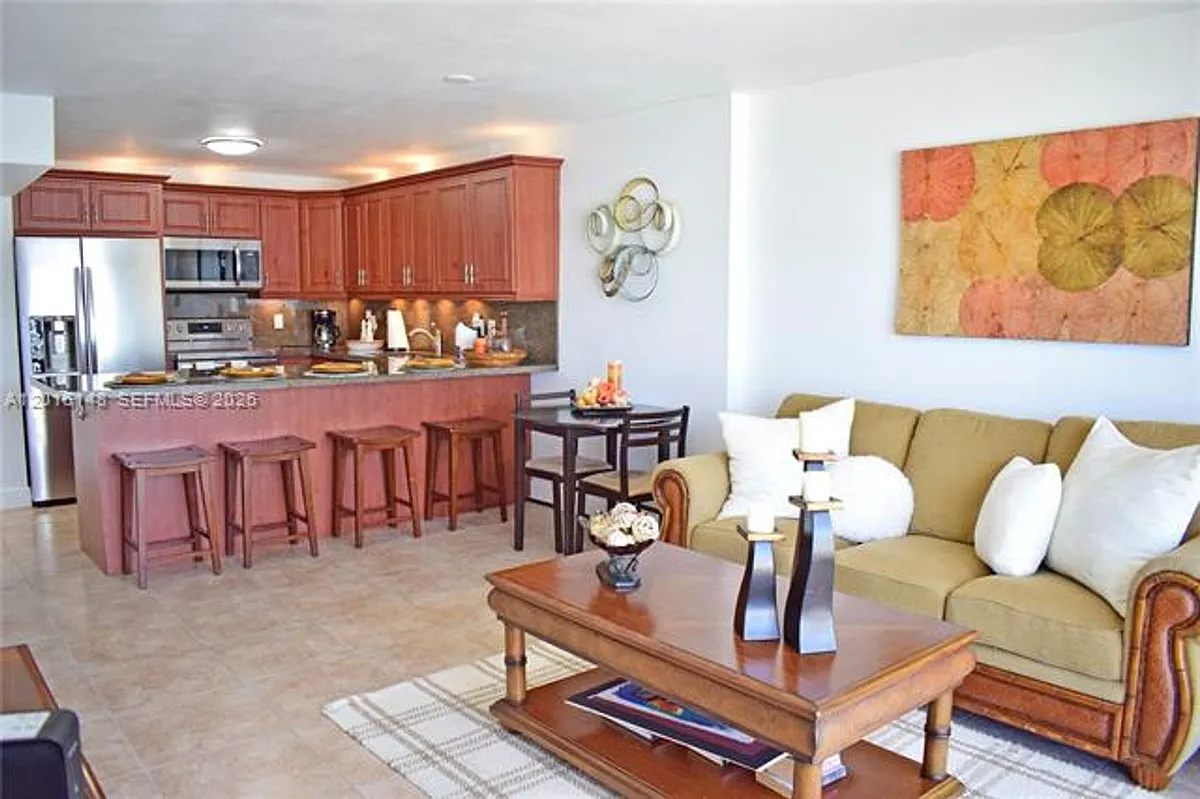 Building Photo - 401 Ocean Dr #924