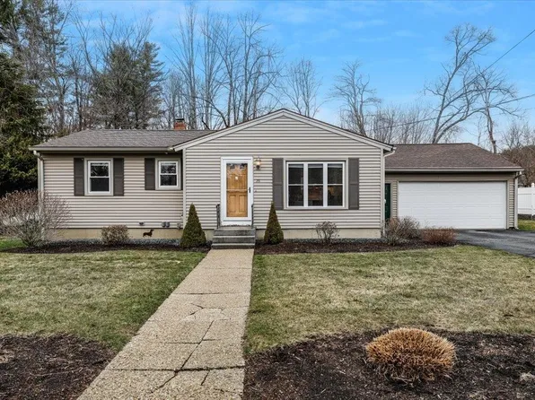26 Bert Street, Hooksett, NH 03106