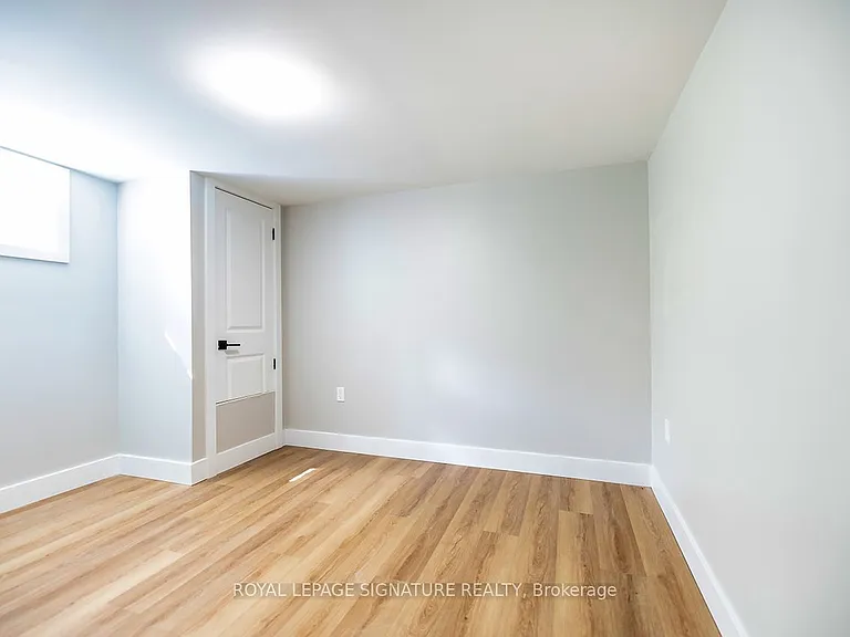688 Aylmer St N — Photo 18