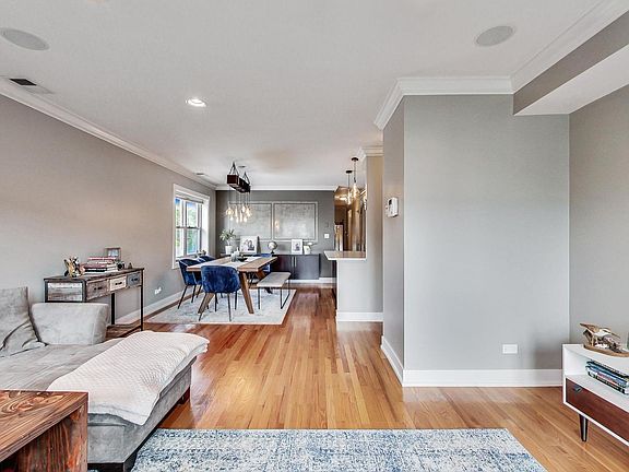 4th image of 1754 W Wellington Ave APT 3W