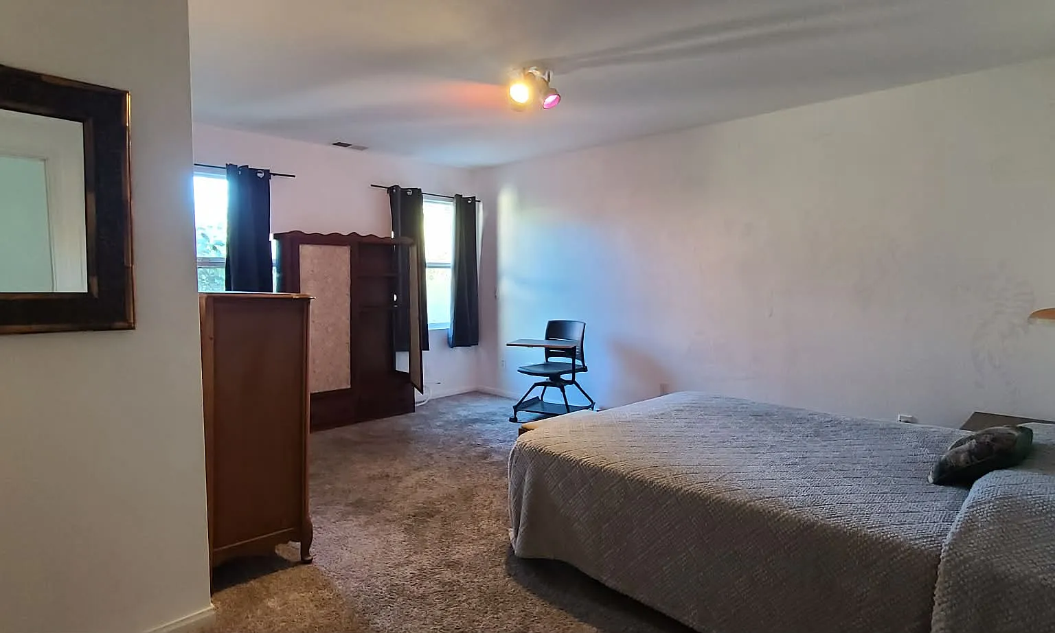 6 bed, 2635 sqft, $1,000 — Photo 4