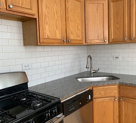 5th image of 3915 N Southport Ave APT 2W