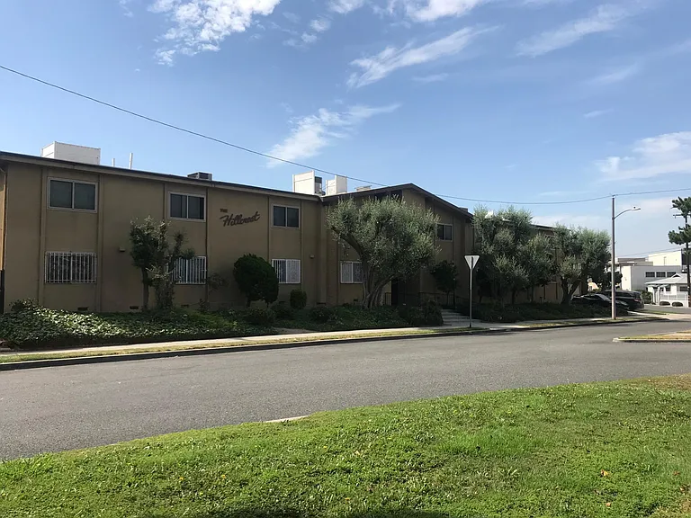 110 E Hillcrest Blvd #216 — Photo 31