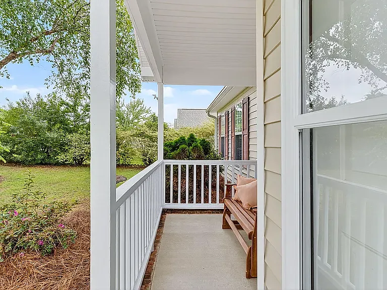 632 Waterford Dr — Photo 3