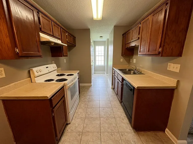 7210 Santa Fe Loop — Photo 3