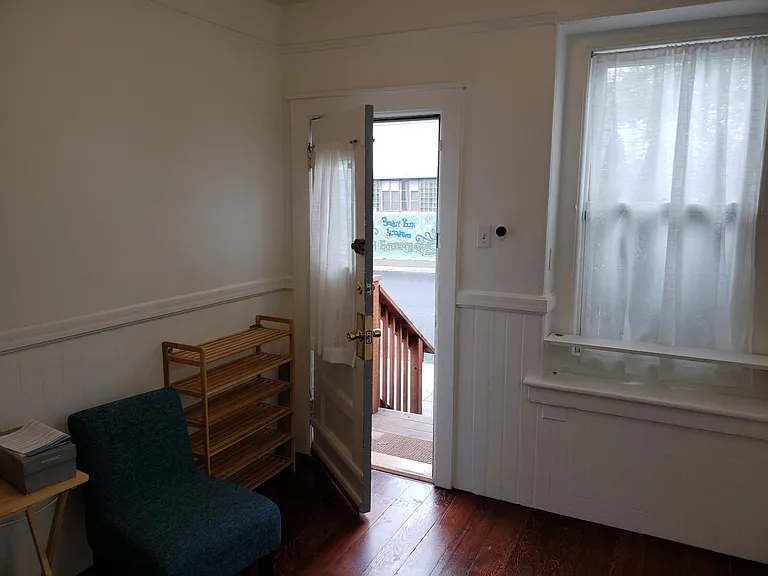 2144 Bonar St — Photo 23