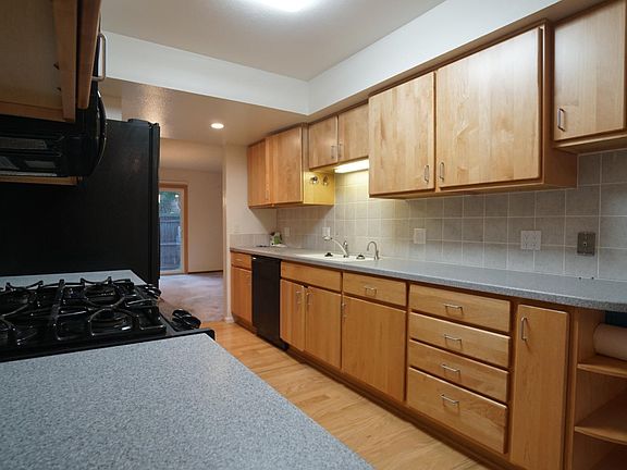 2nd image of 1589 Bradley Dr