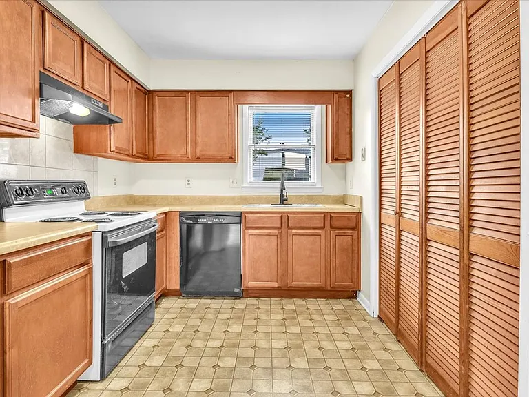 1019 Blue Leaf Pl — Photo 16