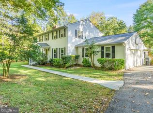 6806 Springfield Dr, Lorton, VA 22079