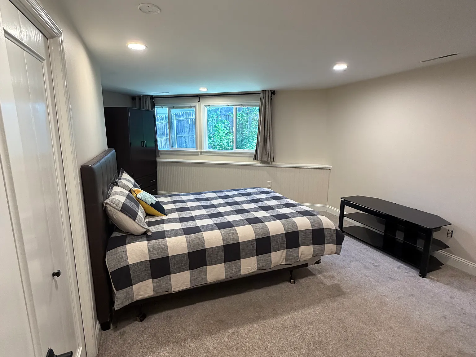 3 bed, 2700 sqft, $3,500 — Photo 4