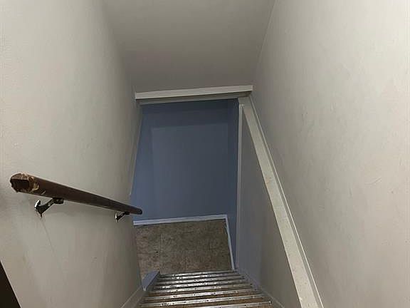 5th image of 1280 Chaucer Dr