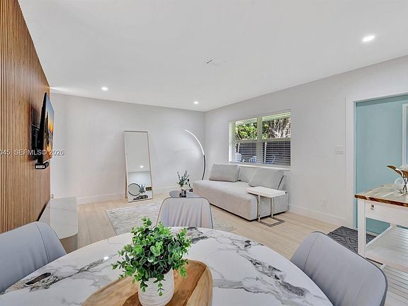 4th image of 934 NW 4th Ave APT 2