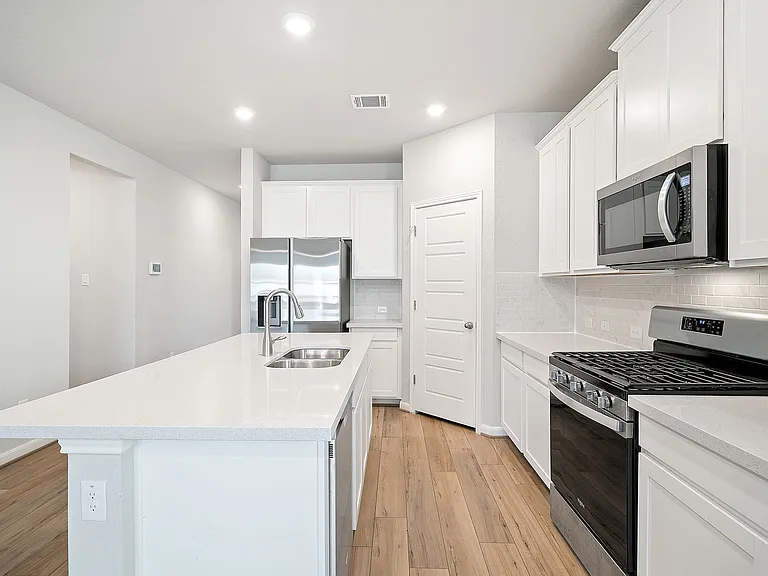 13131 Braxon Pass — Photo 4