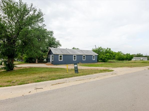 1202 SW 11th Ave, Mineral Wells, TX 76067