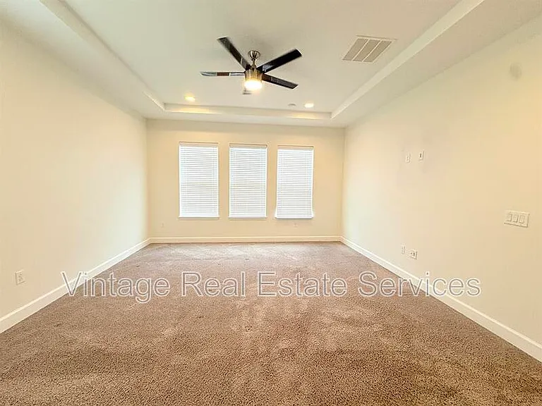4645 Butler National Dr — Photo 19