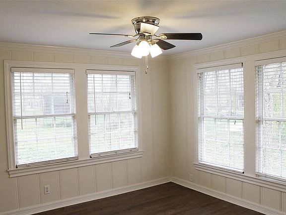 5th image of 10604 Park Ln