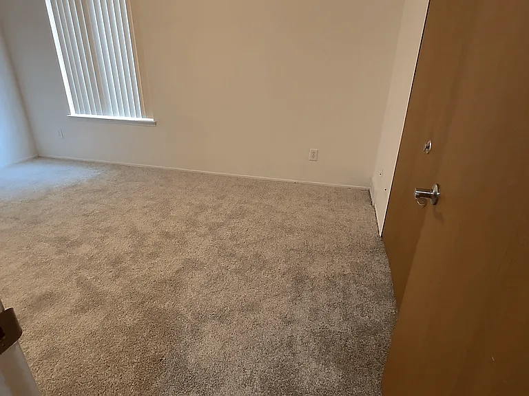 Eastwood Village Apartments — Photo 54