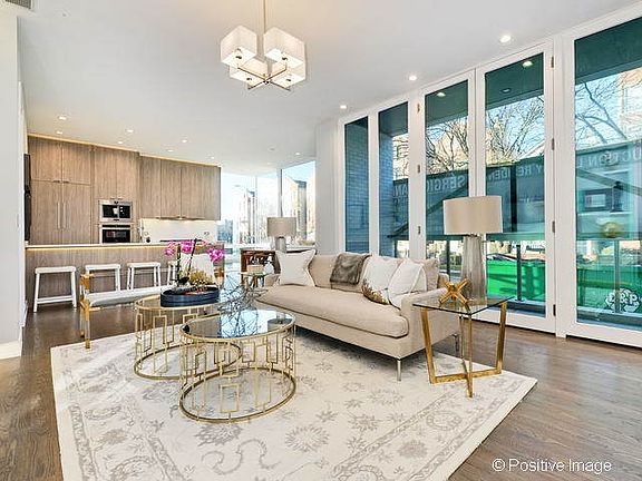 2nd image of 1947 W Diversey Pkwy #201