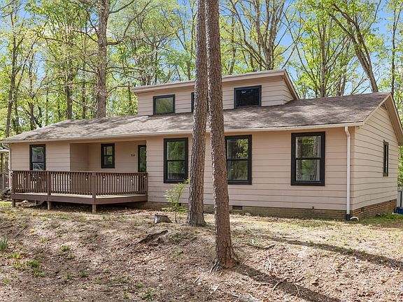 3rd image of 904 Snow Hill Rd