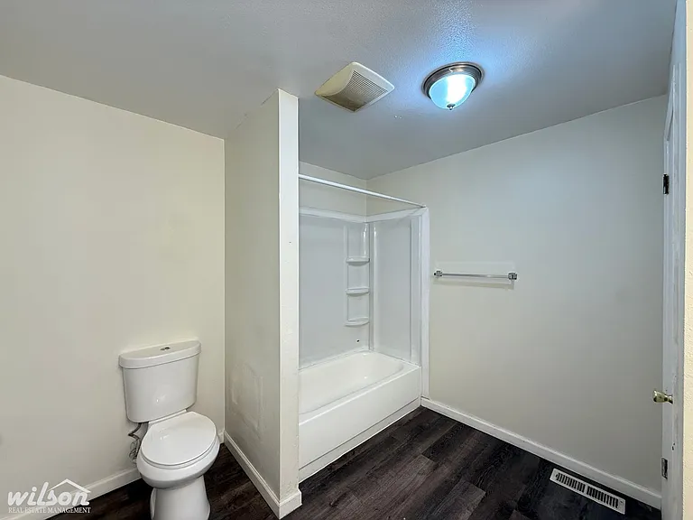 1525 Browne Ave — Photo 16