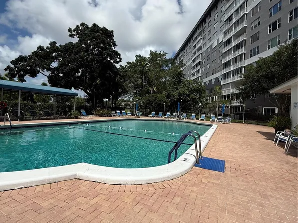 4001 Hillcrest Drive #1012, Hollywood, FL 33021