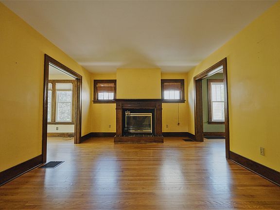 4th image of 3845 Trask Ave