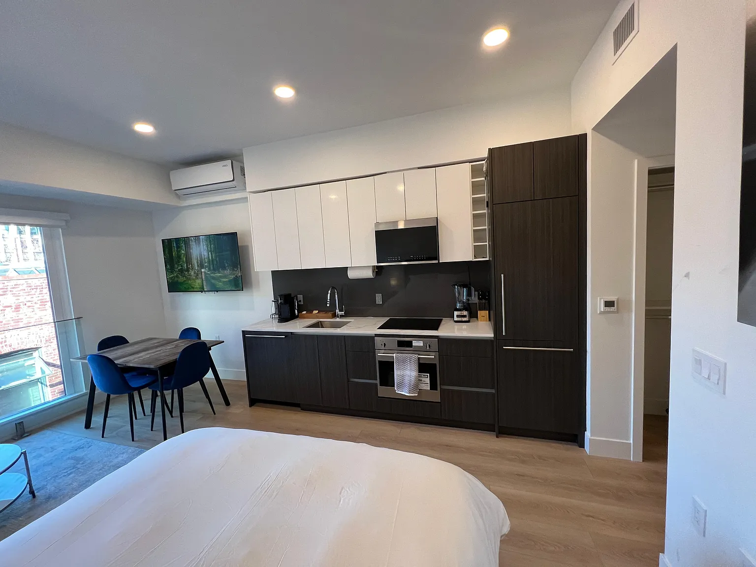 Studio, 428 sqft, $2,295 — Photo 2