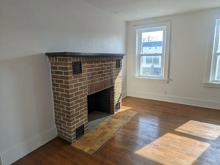 123 W Moniteau St — Photo 22