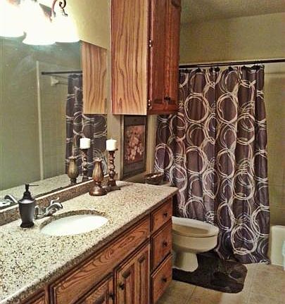 3rd image of 7503 Lake Park Ct